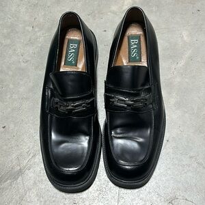 Bass men’s black leather loafer / Size 12M / box 25